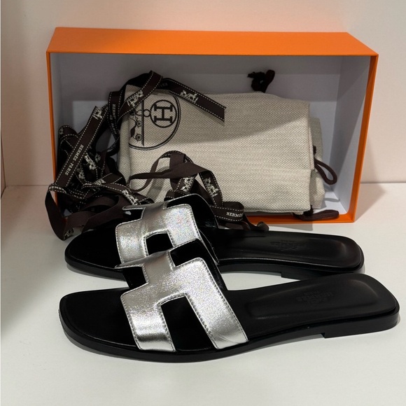 Hermes Silver Leather Sandals Oran leather mules silver size 38/5 - Picture 9 of 14